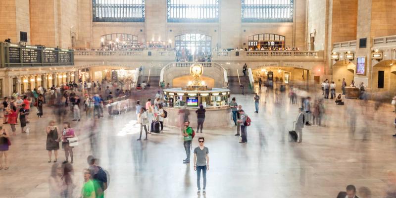 天地一体：卫星互联网星座与地面5G网络的融合组网设计与干扰协调策略